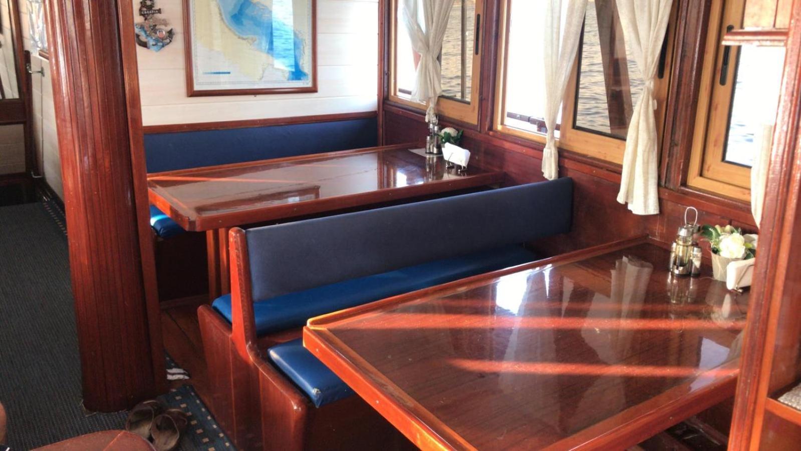 فندق Rhythm Floating Accom - سبليت المظهر الخارجي الصورة